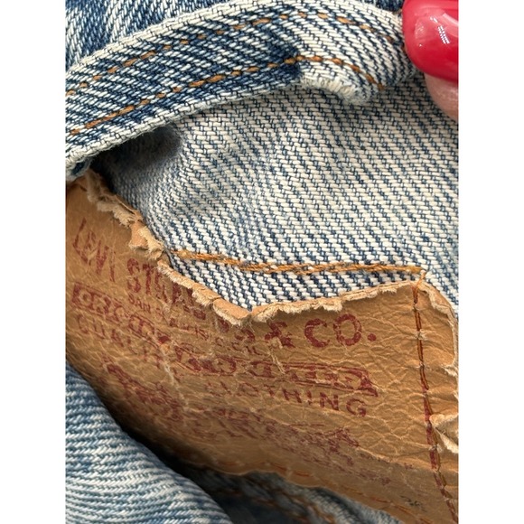 VTG Levi's Type III Trucker Denim Jean Jacket 70505 2016 USA 70s-80s Medium Wash - Picture 16 of 16